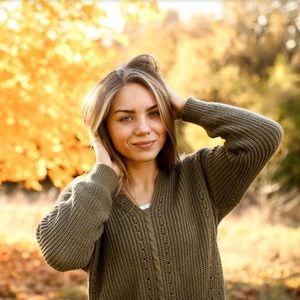 Meet your Posher, Caitlin